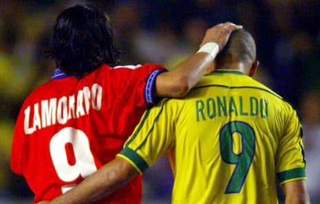 Inter teammates Iván Zamorano and Ronaldo meet on the international stage in 1998. 