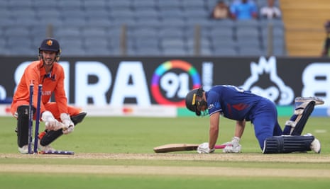 Dawid Malan fails to make it back to his wicket before being stumped.