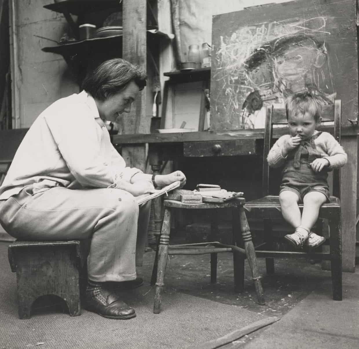 Joan Eardley sketching. Photograph by Audrey Walker: Collection Scottish National Gallery of Modern Art © Jane Walker