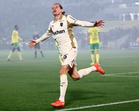 Florian Thauvin scored against Nantes to continue his excellent form for Lens.