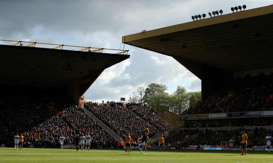 Wolves’ announcement of rail seating at Molineux comes 13 months after the former sports minister Tracey Crouch blocked West Brom’s application to trial a safe-standing section at the Hawthorns. 