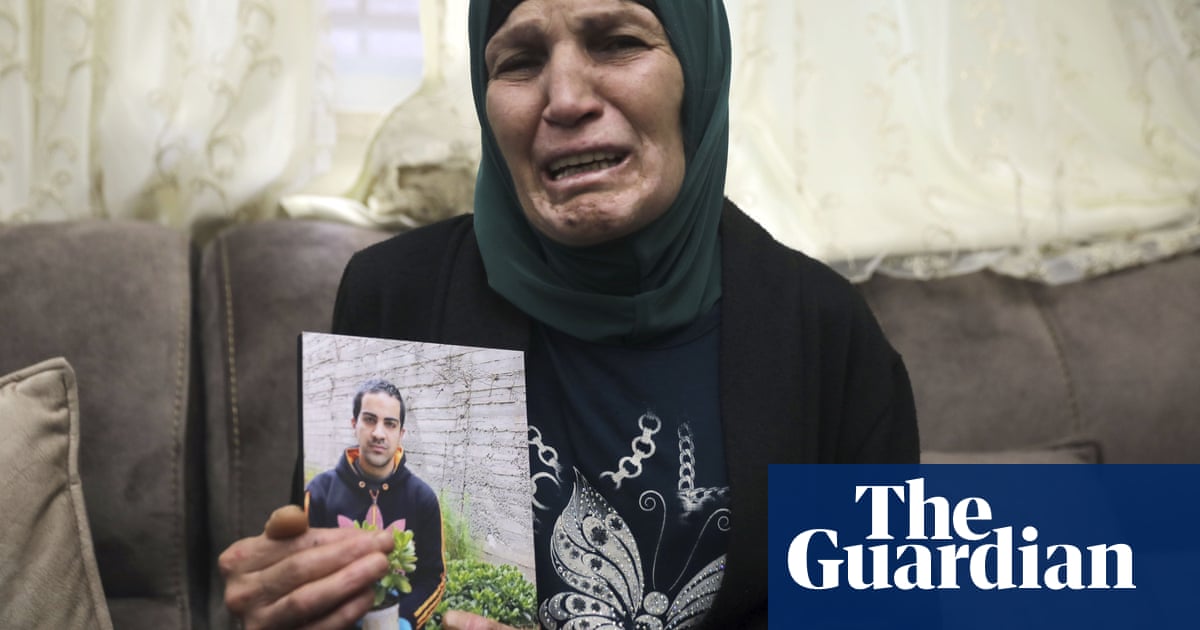Israeli minister says sorry for police shooting of unarmed Palestinian - The Guardian