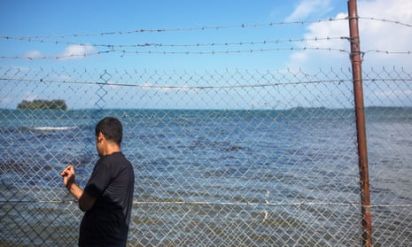 Sick Manus Island refugees not given interpreters