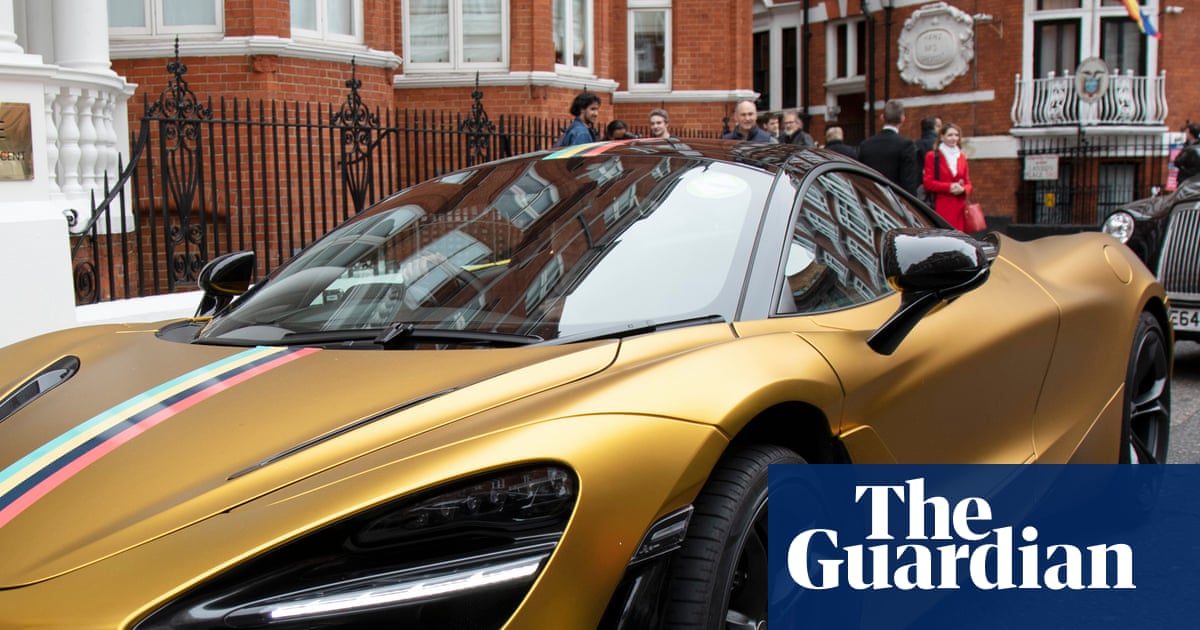 Supercar maker McLaren to create 1,000 UK jobs as part of £450m tech investment Supercar maker McLaren to create 1,000 UK jobs as part of £450m tech investment