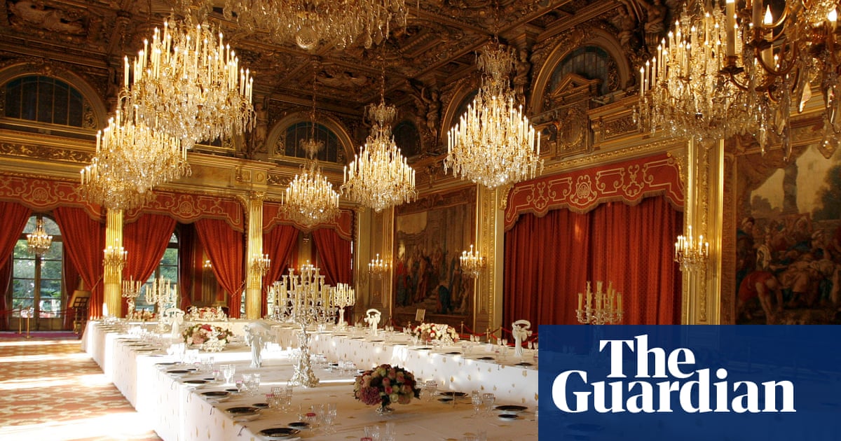 Élysée Palace staff member accused of stealing tableware worth up to €40,000