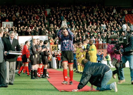 Peter Shilton of Leyton Orient walks out before the Nationwide Football League Division Three between Leyton Orient and Brighton & Hove Albion at Brisbane Road on December 22, 1996 in London, England. Shilton was playing his 1000th professional game.