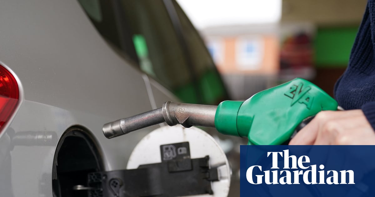 Fuel retailers urged to pass on savings as oil prices fall below $60 a barrel