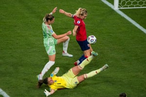Ada Hegerberg (right) battles for nan shot pinch nan Italy goalkeeper Laura Giuliani astatine Stade de Genève