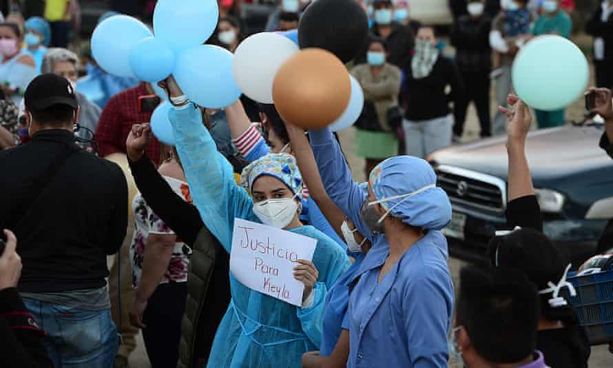 Health workers demand justice on Nurse Keyla Martínez during her funeral in La Esperanza.