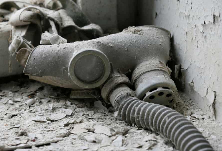 Masque à gaz d'un enfant dans un jardin d'enfants de la ville maintenant abandonnée de Pripyat