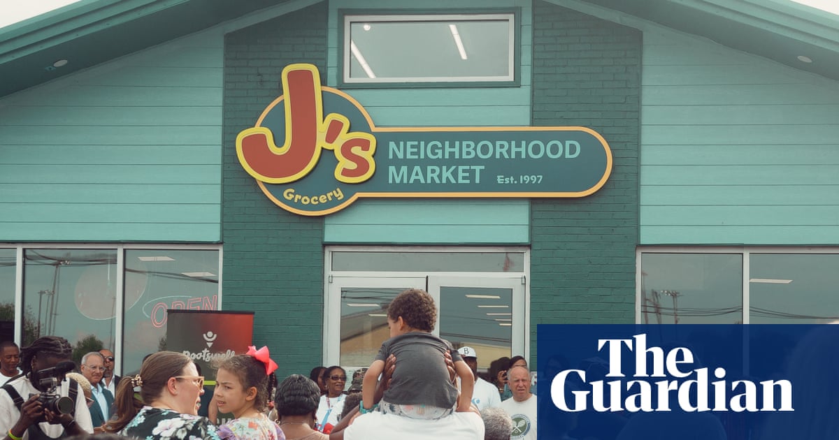âFood is medicineâ: Mississippi grocery store revitalizes its majority-Black town with fresh produce | Mississippi | The Guardian