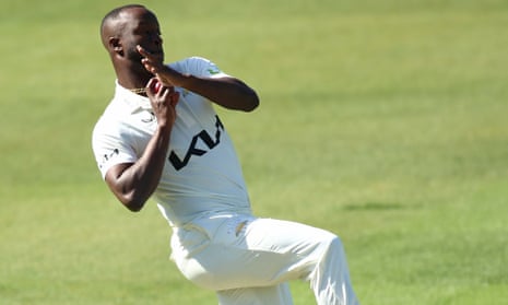 Kemar Roach bowling.