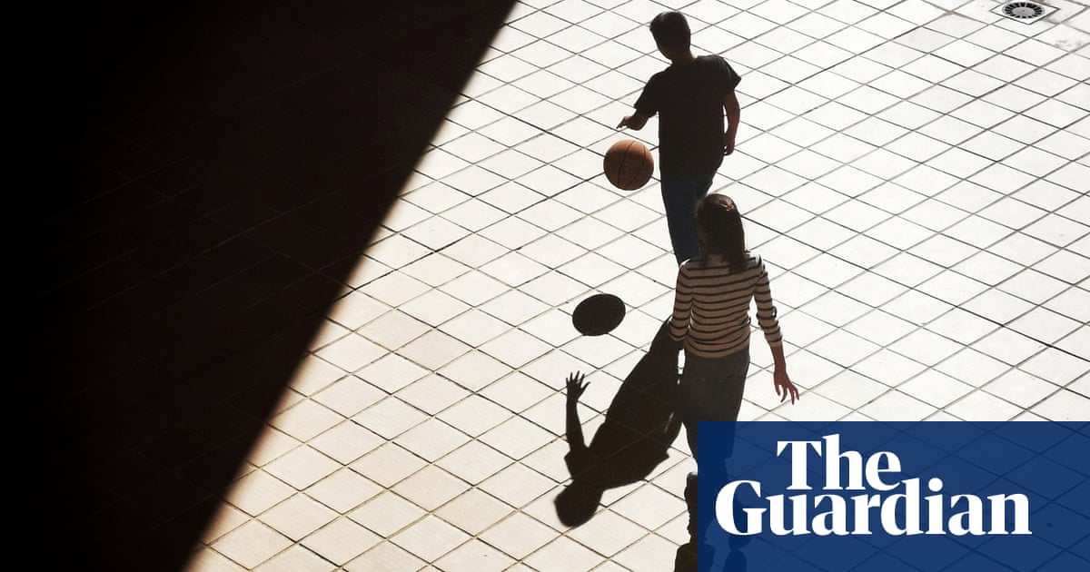 ‘The shadows, the figures playing basketball … I waited for the magic to appear – then it did’: José Luis Morales Martín’s best phone picture