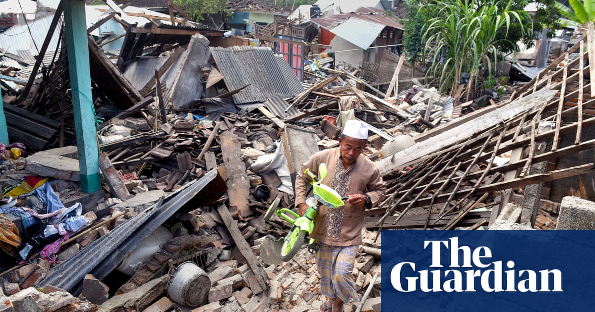 Aftermath of deadly earthquake on Lombok – in pictures | World news | The  Guardian