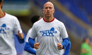 Reading players pay tribute.