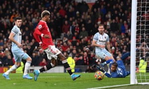 Manchester United v West Ham, drone halts Brentford v Wolves: clockwatch –  live! | Football | The Guardian