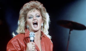 Bonnie Tyler performing.