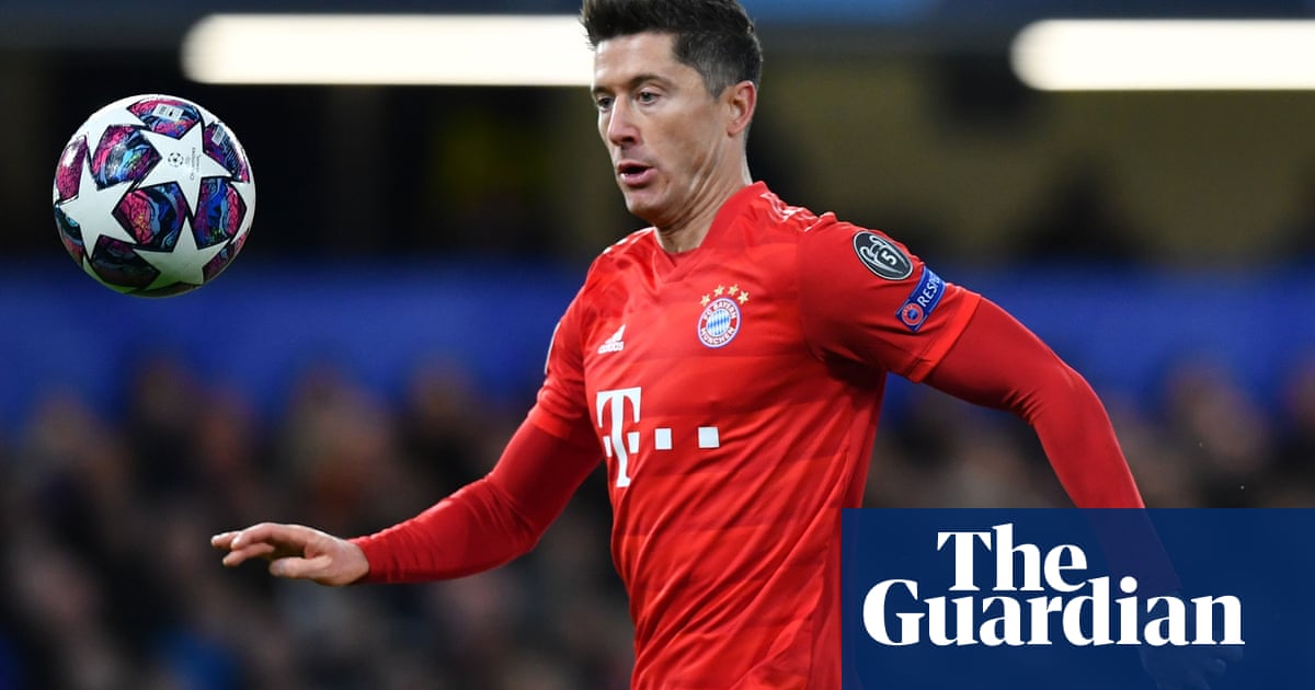 Bayerns Robert Lewandowski out for four weeks with fractured tibia