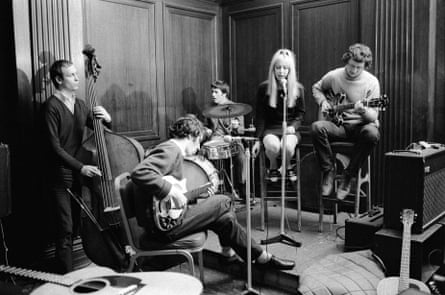 Pentangle’s Danny Thompson, Bert Jansch, Terry Cox, Jacqui McShee and John Renbourn