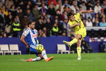 Gerard Moreno fires a shot at goal against Espanyol