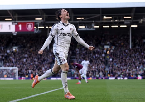 और निश्चित रूप से जश्न मनाता है.