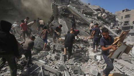 Οι κάτοικοι της πόλης της Γάζας δεν μπορούν να φύγουν καθώς το Ισραήλ χτυπά κτίριο κατοικιών – βίντεο