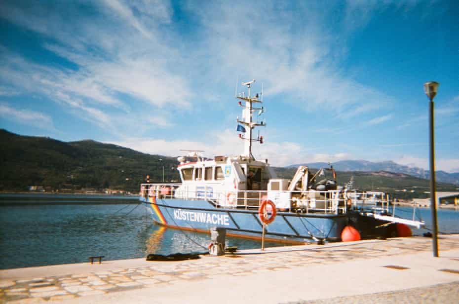 Daily life of asylum seekers in Samos