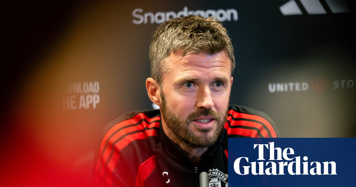 ‘It’s really not a drama’: Carrick sticks to the script after Martínez storm