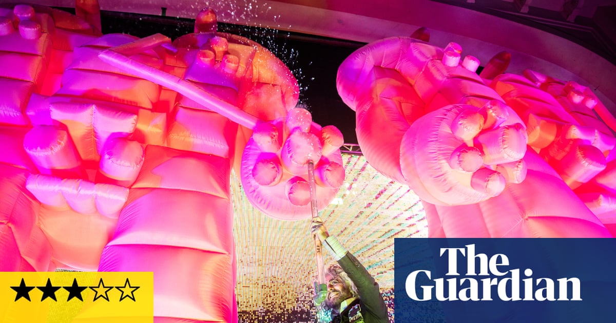 The Flaming Lips review – stops and starts make this too much of a good thing