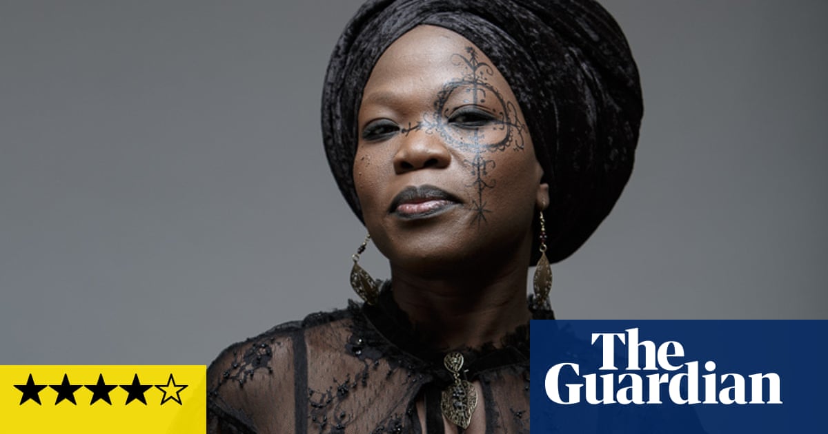Siltane - Press reviews Moonlight Benjamin - cover