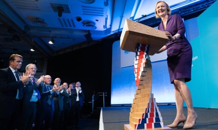 Liz Truss au Queen Elizabeth II Centre de Londres après qu'il a été annoncé qu'elle est la nouvelle chef du parti conservateur