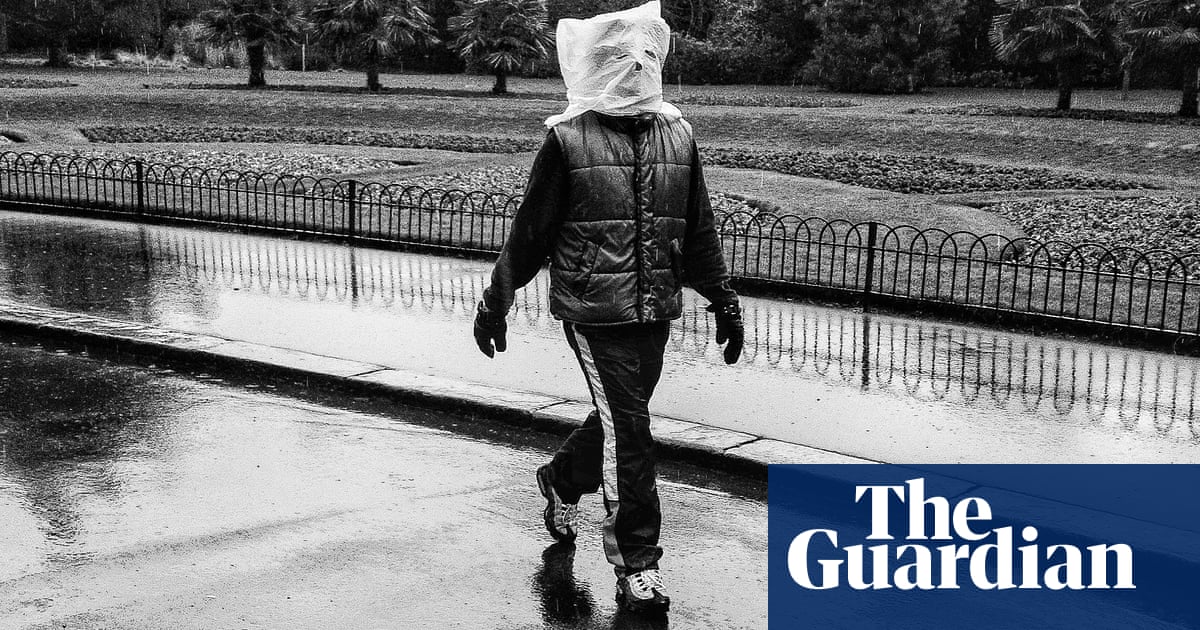 It was so fleeting, yet weirdly they were almost posing': Richard Chambury's best phone photo