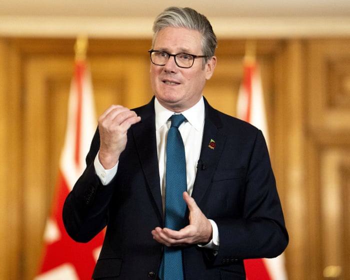 ‘We’re leading the way’: Starmer defends plans for green economy before Cop30