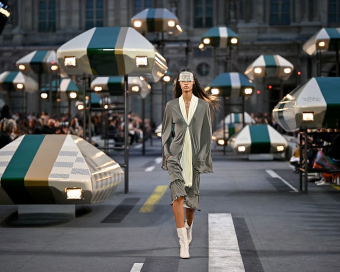 Nicolas Ghesquière takes us into the future for Louis Vuitton show in Paris