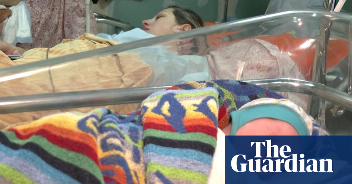 Born in war: Kyiv’s maternity ward under siege – video