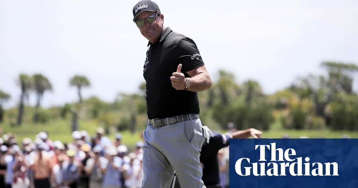 Phil Mickelson rolls back years to share US PGA lead with Louis Oosthuizen