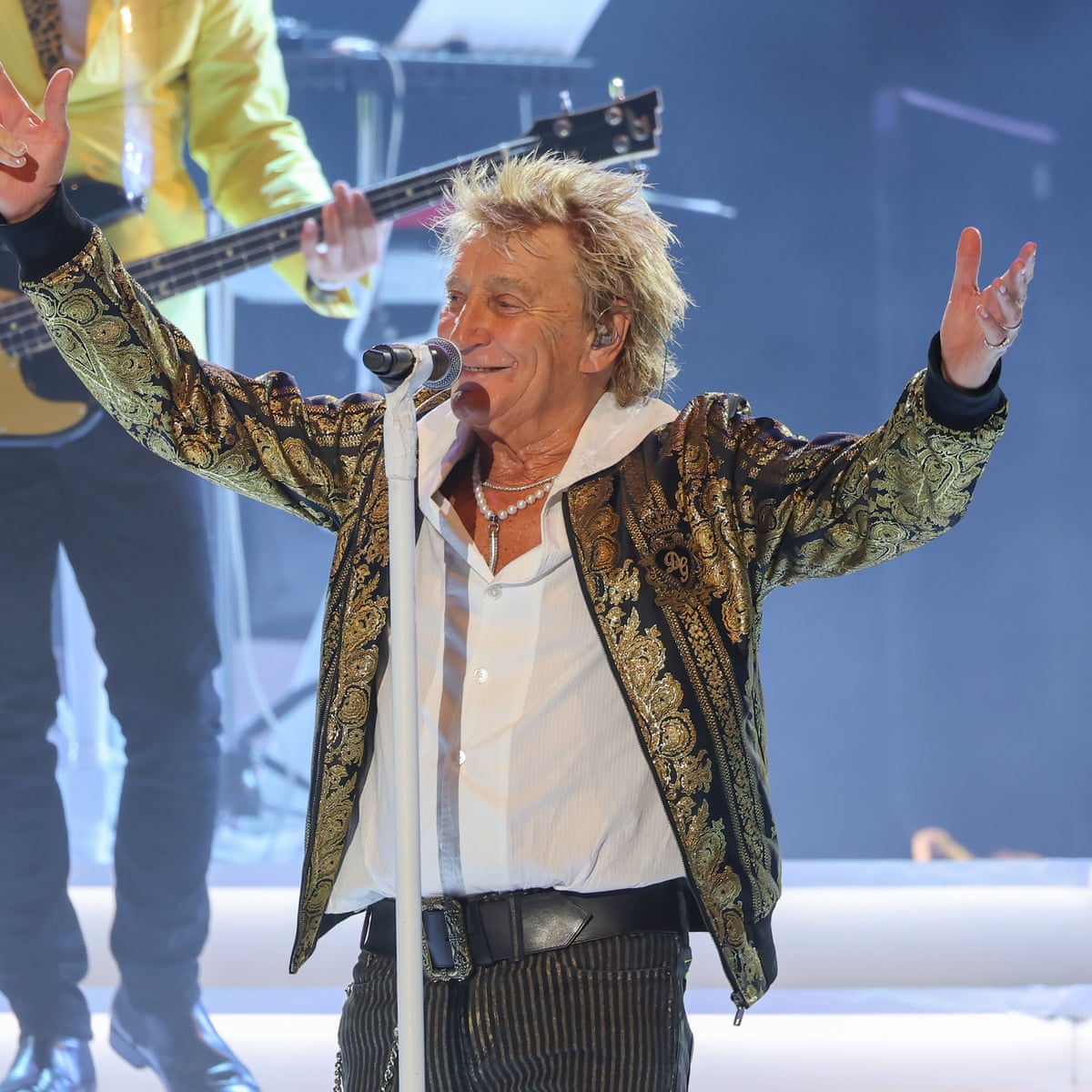 Rod Stewart cancels farewell tour dates after undergoing successful heart procedure | Rod Stewart | The Guardian