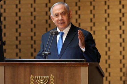 The office of President Reuven Rivlin said on Monday evening that Netanyahu had announced he would be “returning the mandate to form the government to the president because he was unable to do [so]”.