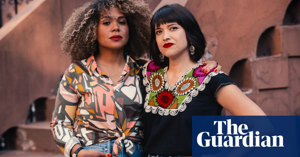 Адам Габат в Ню ЙоркКлаудия де ла Круз от Партията