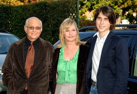 Norman Lear with his wife Lyn Davis and their son Ben Lear in Los Angeles in 2005.