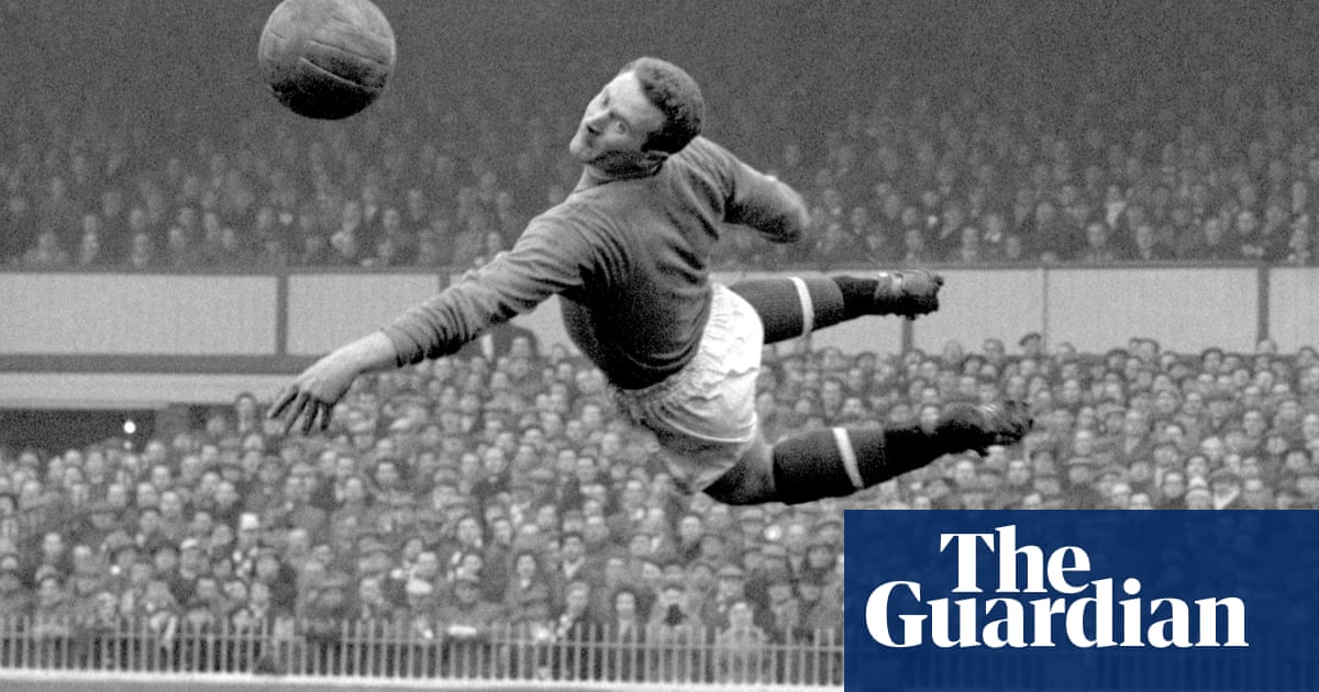 Harry Gregg, Manchester United and Northern Ireland great, dies aged 87
