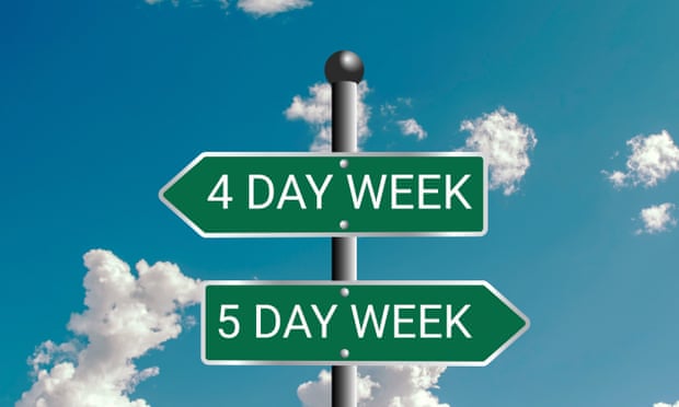 Road signs with 4 day week and 5 day week