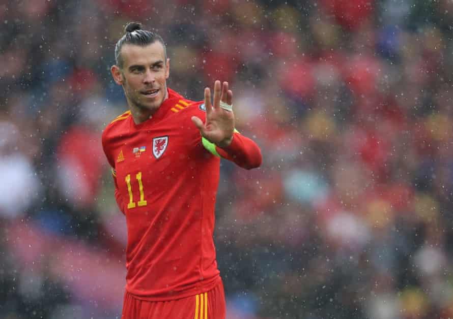 Gareth Bale has an interesting effort on goal.