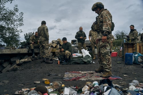 Artur with his fellow soldiers in Izium.