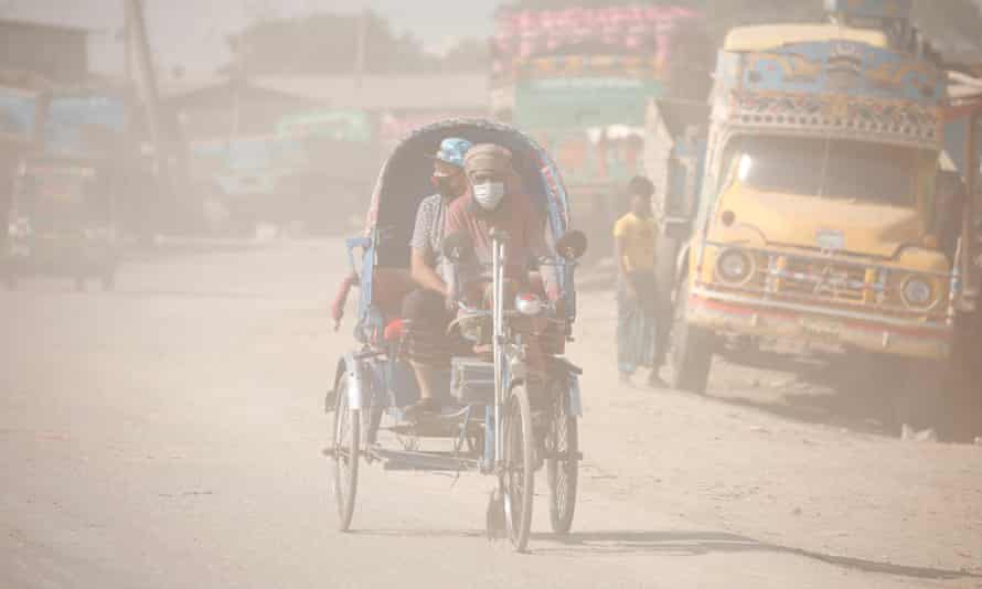 Air pollution in Dhaka