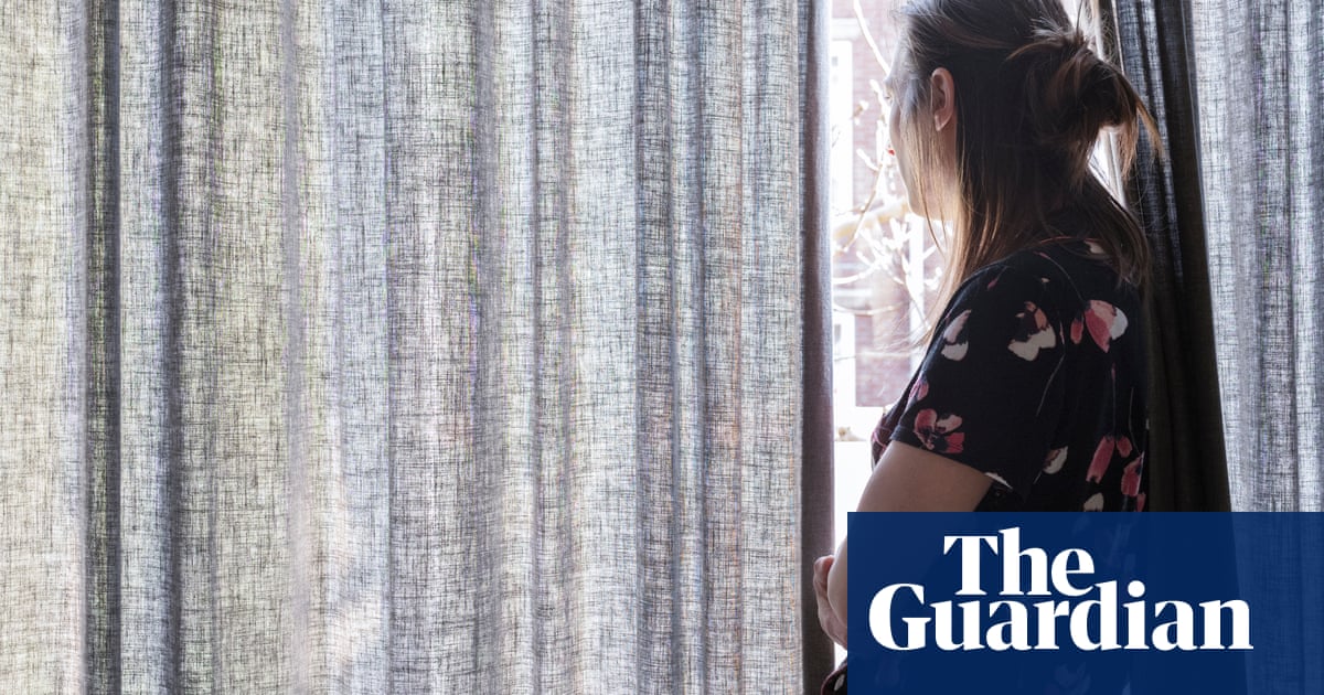 昆士兰家庭暴力法庭报告有希望的结果，但出勤率低