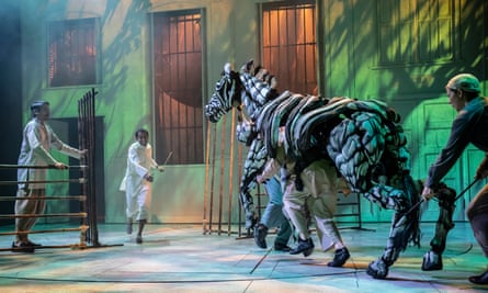 Life of Pi review – the animals are the stars in this puppet-powered show |  Theatre | The Guardian
