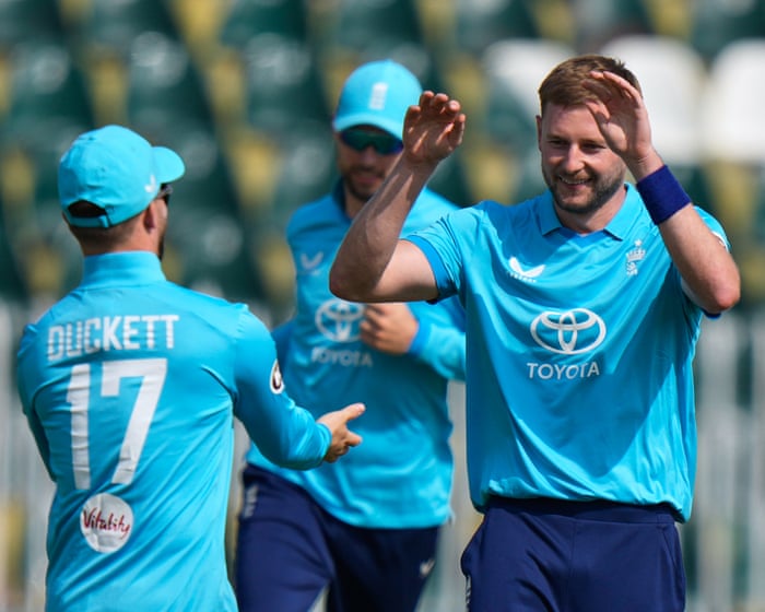 Pakistan v England: men’s tri-series cricket ODI – live
