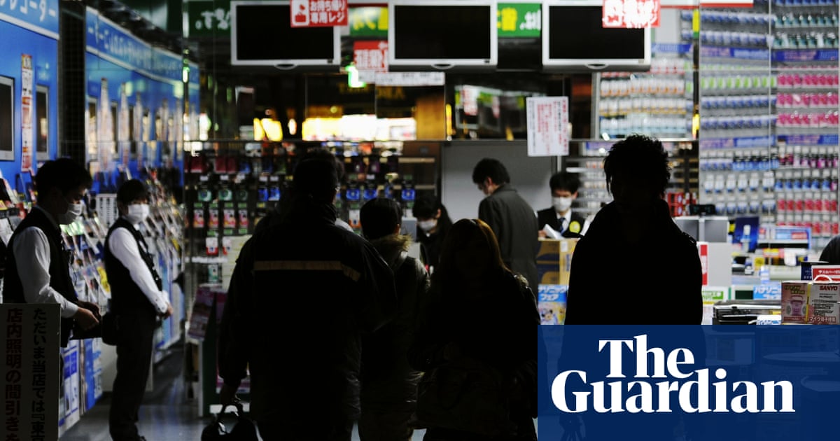 Unas 20 personas resultan heridas después de que un hombre rocía una sustancia desconocida cerca de un cajero automático en un centro comercial de Tokio