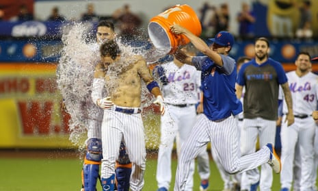Streaking New York Mets rally with four in ninth for seventh